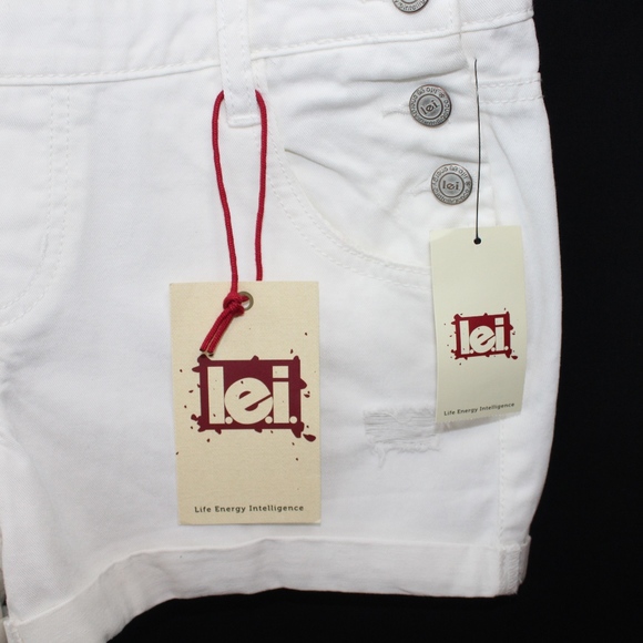 NWTs L.E.I. White Denim Overall shorts, size: S - Picture 6 of 8